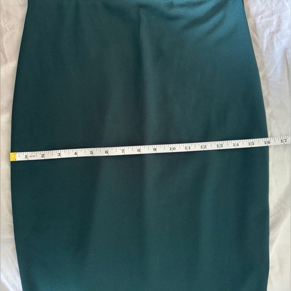 Emerald Green Ruffle Semi Formal Midi Dress (Size M) - Picture 9 of 11